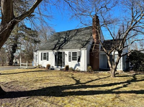 8 Pine Tree Ln, Glastonbury, CT 06033-3620