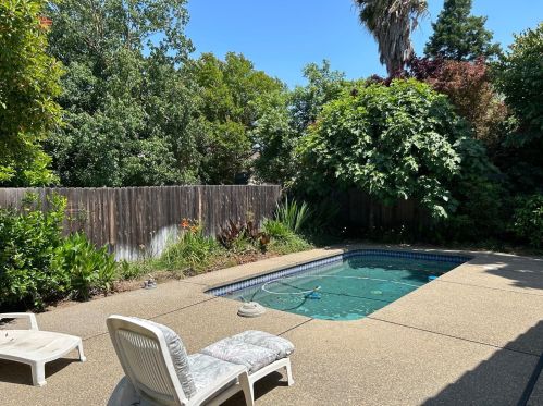 9365 Langdon Ct, Elk Grove, CA 95624-3561