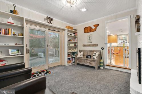 322 Northwest Dr, Silver Spring MD 20901-1431 exterior