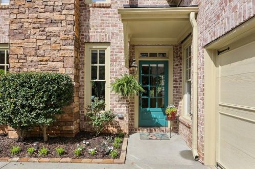 2632 Brookline Cir, Atlanta, GA 30319-3685