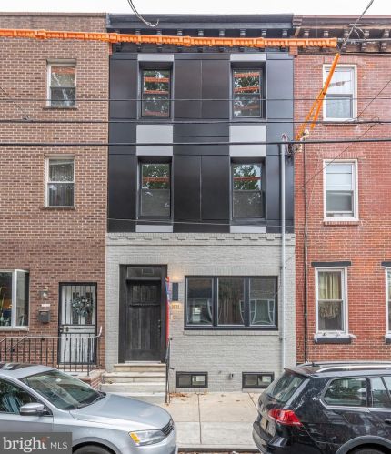 1621 10th St, Philadelphia, PA 19148-1131