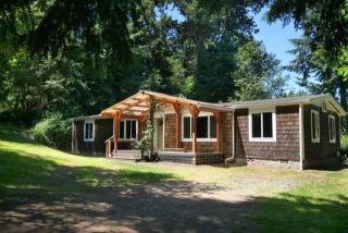 25141 120th Ave, Vashon, WA 98070-7818