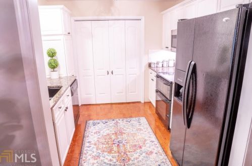 505 Bainbridge Dr, Atlanta GA  30327-4273 exterior