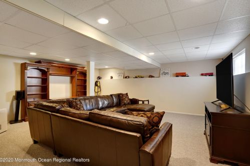 104 Annapolis St, Tinton Falls NJ  07712-3174 exterior