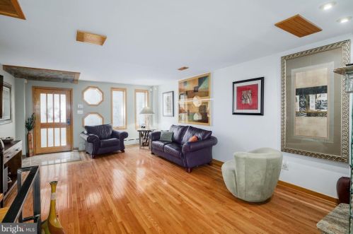 2421 20th St, Philadelphia, PA 19132-3720