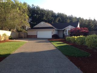 2872 Championship Dr, Woodburn, OR 97071-7728