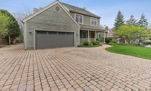 520 Majestic Ct, Gurnee, IL 60031-3228