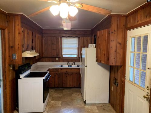 2212 Maylynn Dr, Cayce-West Columbia SC  29033-1813 exterior