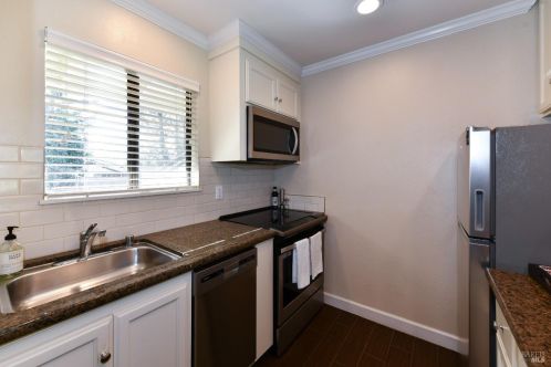 660 Cottage Dr, Fairfield CA  94558-1212 exterior