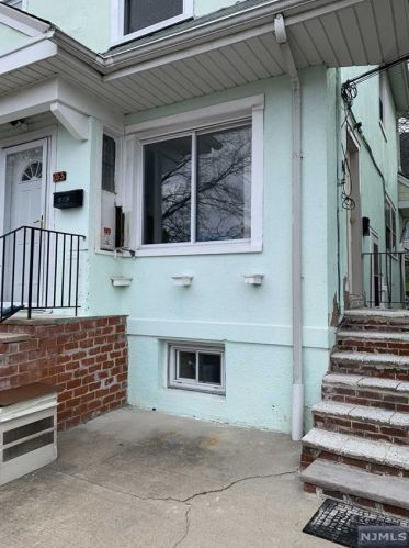 263 Ridgefield Ave, Bogota, NJ 07603-1430