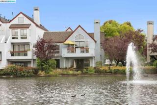 3 Kingsbury Ct, Alameda, CA 94501-1152