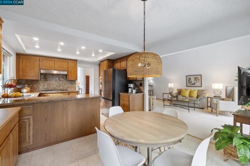 404 Saddlebrook Ln, Concord CA  94523-1614 exterior