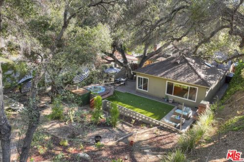 2575 Gardner Pl, Glendale CA  91206-3018 exterior