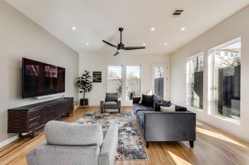 2622 Carroll Ave, Dallas TX  75204-3010 exterior