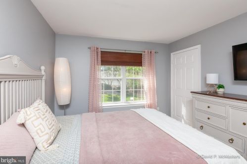 423 Shannondale Rd, Harpers Ferry WV 25425-4564 exterior