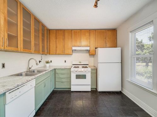 464 Earl St, Saint Paul MN  55106-5632 exterior