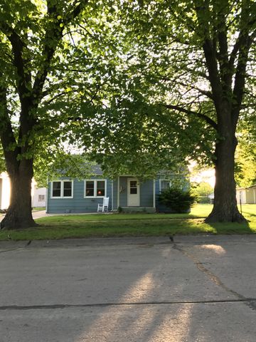507 Howard Ave, Curtis, NE 69025-5518