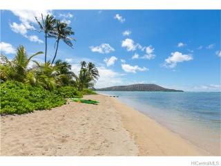 226 Paiko Dr, Honolulu, HI 96821-2321