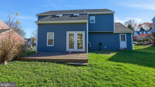 1551 Dunmore Dr, Lancaster, PA 17602-1247