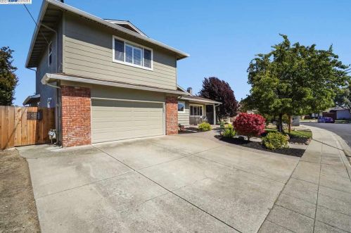 7009 Cedar Ln, Pleasanton, CA 94568-2513