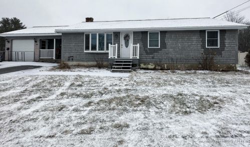 30 Greenwood Dr, Brewer, ME 04412-1736