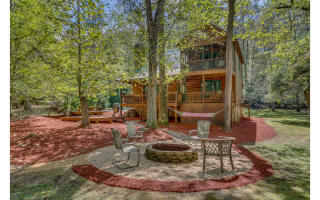 23 Debbie Ct, Ellijay, GA 30540-6124