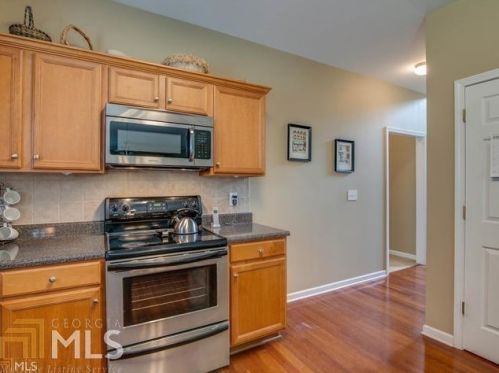 120 Melrose Creek Dr, Stockbridge GA  30281-2333 exterior