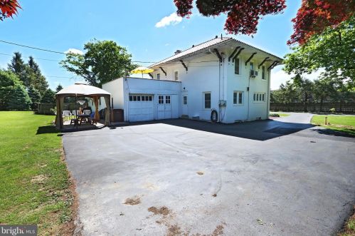 25 Roosevelt Blvd, Lancaster PA  17601-4039 exterior