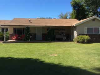 407 Cypress Ave, Colton, CA 92324-1917