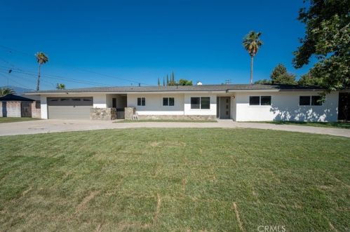 1131 Vista Grande Rd, San Bernardino, CA 92410-1051