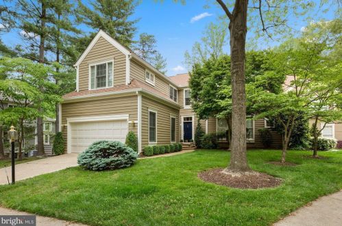 11412 Hollow Timber Way, Herndon, VA 20194-1906