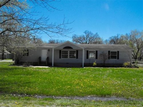 502 Indiana Ave, Fairman, IL 62882-1032