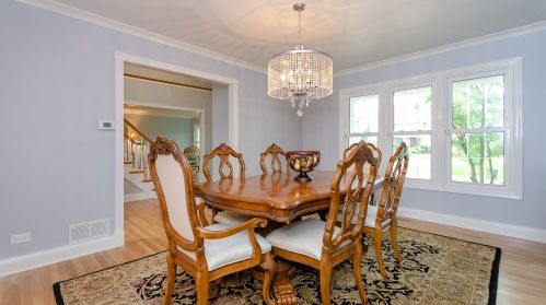 480 81 St, Willowbrook IL  60527-5985 exterior