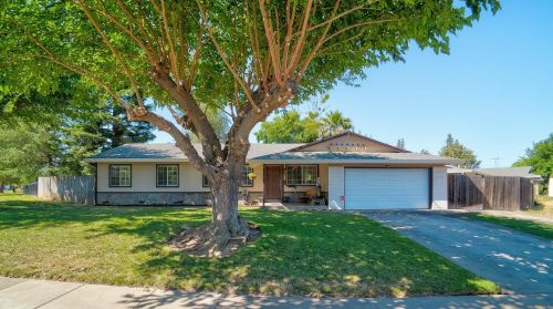 10118 La Placita Dr, Rancho Cordova, CA 95670-3141