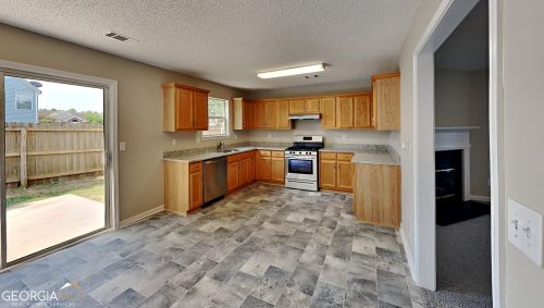 1913 Boatswain Dr, Hampton, GA 30228-5929