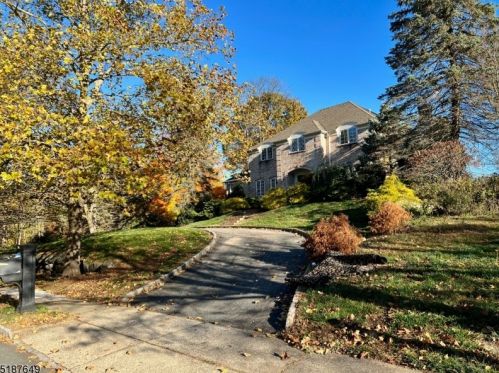 1 Manor Dr, Morristown, NJ 07960-2600