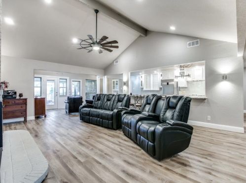 6113 Riviera Dr, Fort Worth, TX 76180-8005
