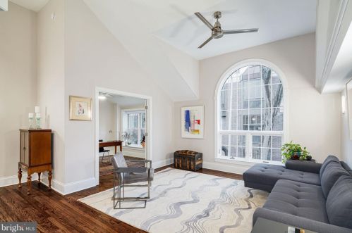 2022 Chancellor St, Philadelphia PA 19103-5605 exterior