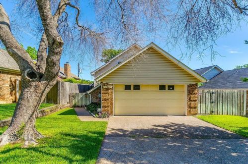 10630 Tall Oak Dr, Fort Worth, TX 76108-3754