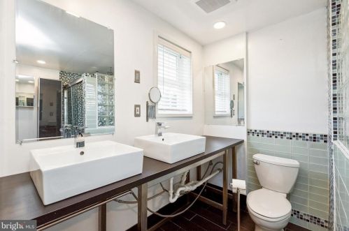 2009 Forest Hill Dr, Silver Spring MD 20903-1532 exterior