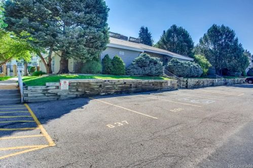906 Walden St, Denver CO  80017-3381 exterior
