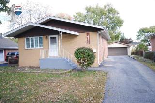 14325 Tripp Ave, Crestwood, IL 60445-2663