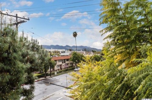 1200 Valley View Rd, Glendale CA  91202-1763 exterior