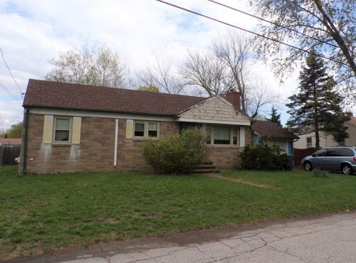 218 Welfare Ave, Warwick, RI 02888-2315