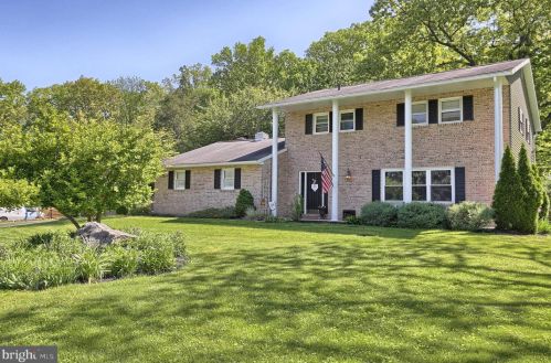 325 Hickory Rd, Carlisle, PA 17015-9751