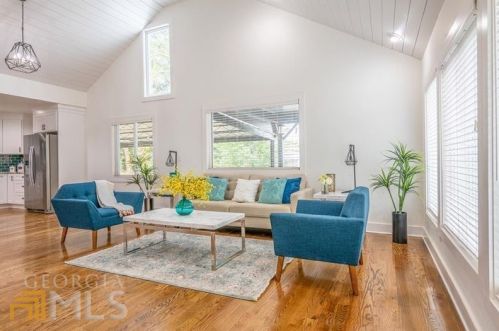 1125 Edgefield Dr, Atlanta GA  30310-3716 exterior