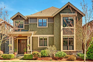 2340 Stoney Creek Dr, Bellevue, WA 98027-5484