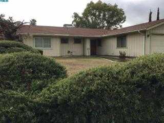5429 Walnut Ave, Visalia, CA 93277-3752