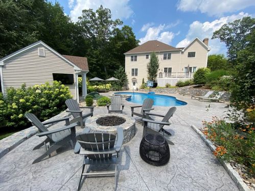 1 Beech Tree Ln, Upper Stepney, CT 06468-4214