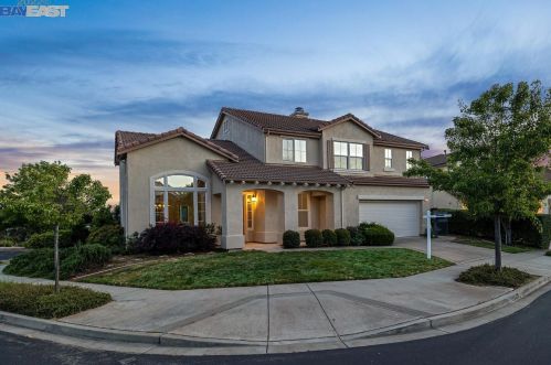 28877 Bailey Ranch Rd, Hayward, CA 94542-2168